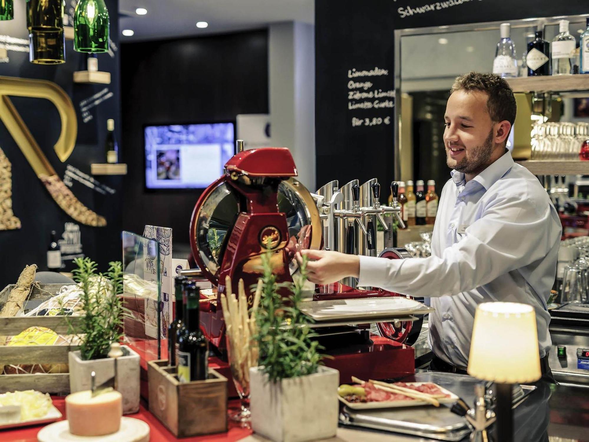 Mercure Hotel & Residenz Berlin Checkpoint Charlie — Photos 2